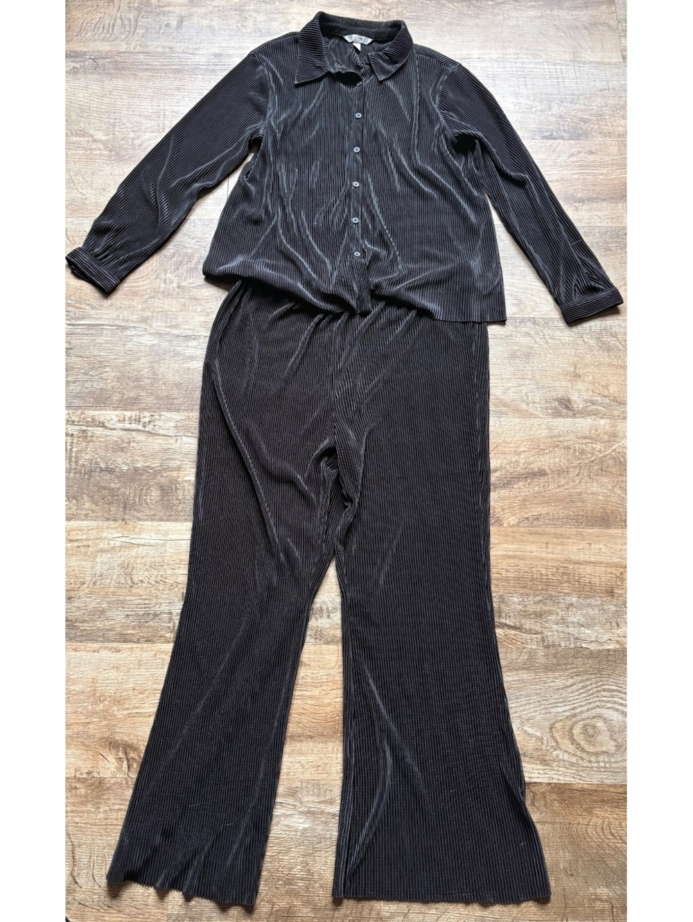 Nine.Eight New York Women's XL Black Crinkle Button-Up Top and Pants Set